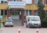 Obostrzenia w szpitalu w Kozienicach. Wprowadzono zakaz wnoszenia paczek i jakichkolwiek przedmiotów