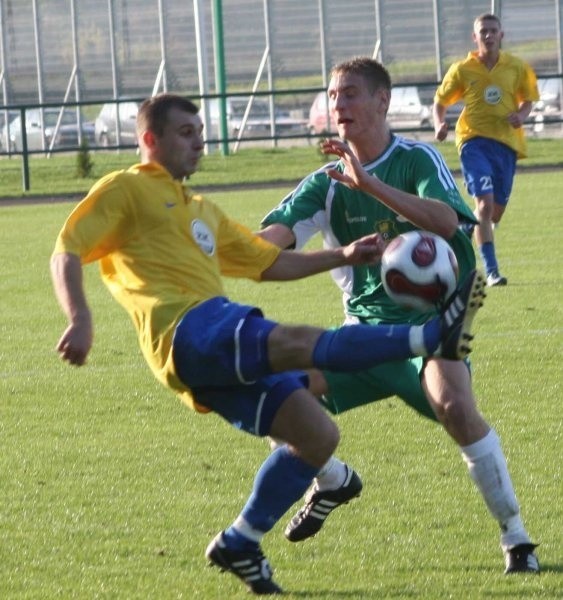 Szymon Mokrzycki (z prawej) był podstawowym graczem Silesiusa, ale podobnie jak kilku jego kolegów chce odejść do innego klubu.