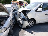 Dramatyczny wypadek! Zderzenie dwóch samochodów na drodze krajowej numer 73 w Celinach. Po reanimacji śmigłowiec zabrał kierowcę do szpitala
