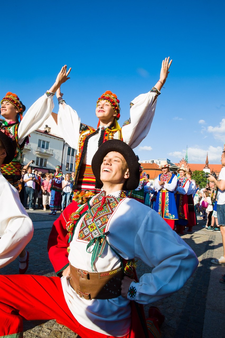 Podlaska Oktawa Kultur 2017. Kolorowa parada na Rynku...