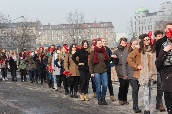 Pół tysiąca par zatańczyło poloneza w Zabrzu