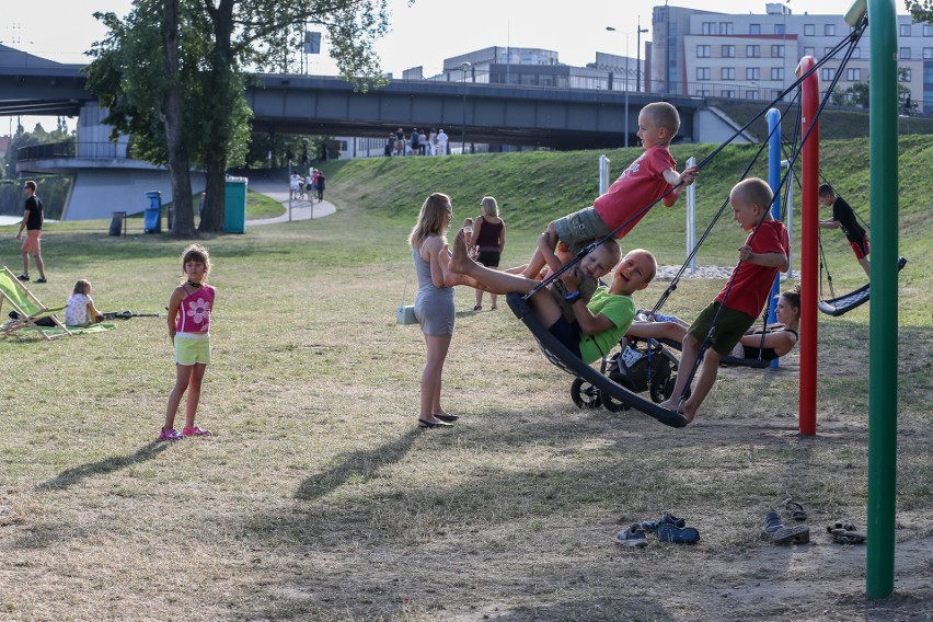 Kraków. Weekend pełen atrakcji na miejskiej plaży nad Wisłą [ZDJĘCIA]