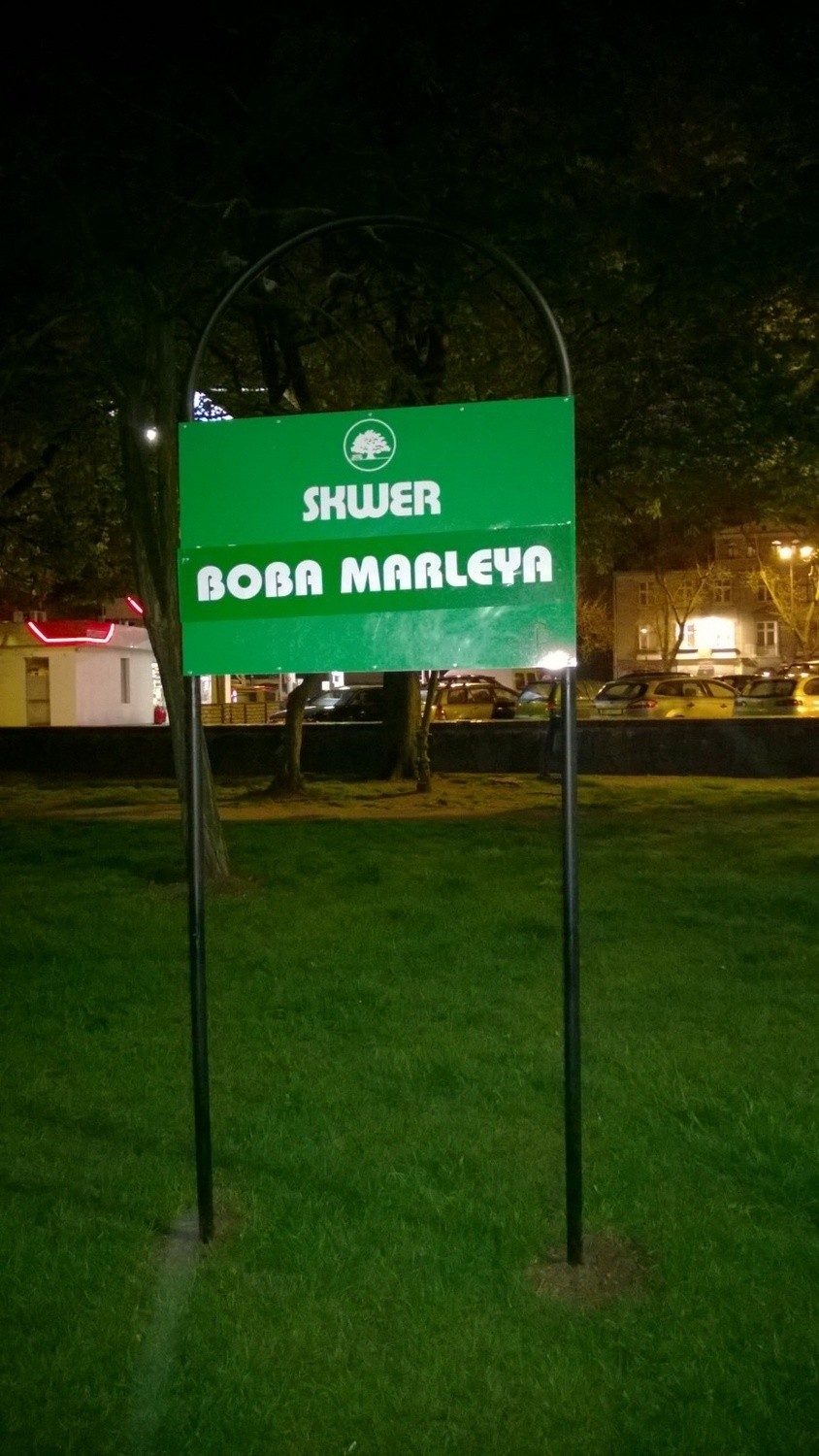 Skwer Lecha Kaczyńskiego został skwerem Boba Marleya