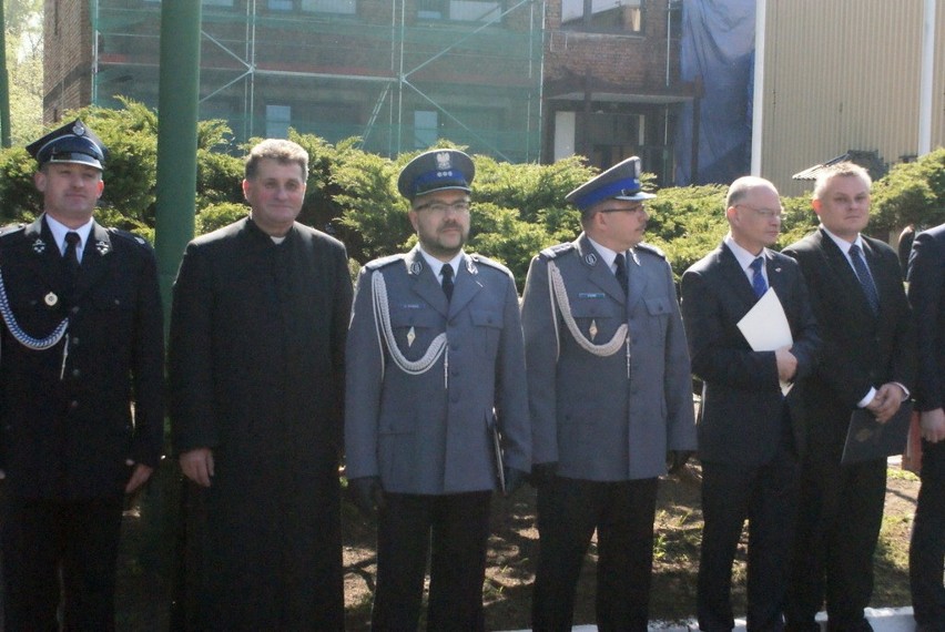 Święto dąbrowskich strażaków: gratulacje, awanse, a na...