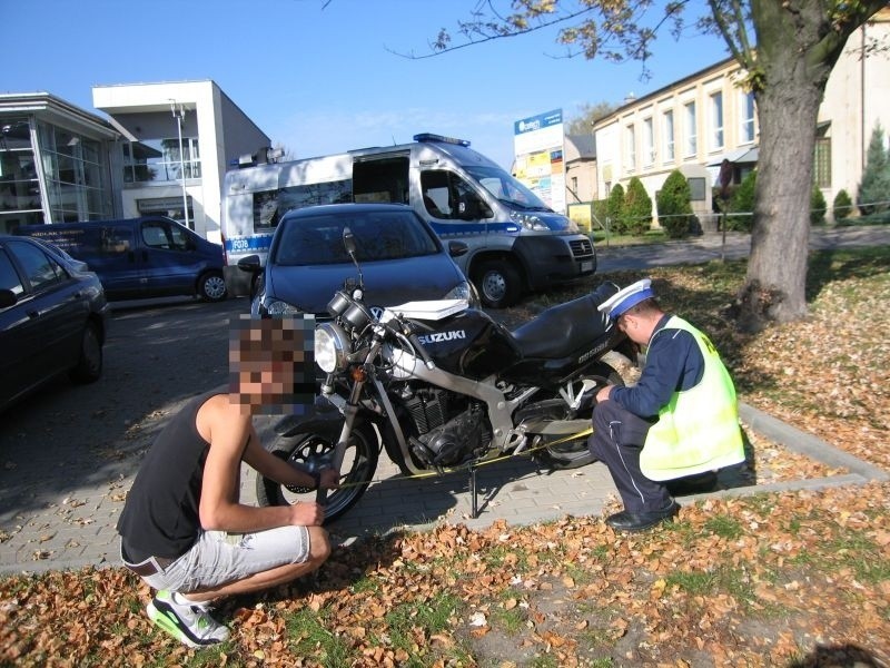 Wypadek na Pabianickiej. Zderzenie motocyklisty z bmw [zdjęcia]