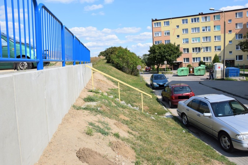 Schody donikąd mają się wreszcie otworzyć na parking przy ul. Wyszyńskiego w Świeciu