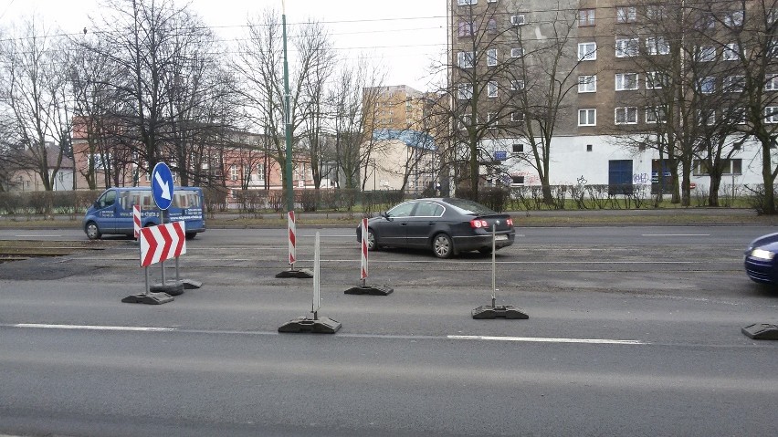 Sosnowiec: objazd i wycinka drzew na Starym Sosnowcu. To początek budowy ronda [ZDJĘCIA]