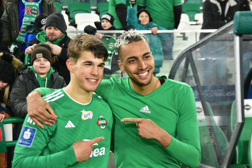 Luka Vusković (z lewej strony), ma zaledwie 17 lat, a już...