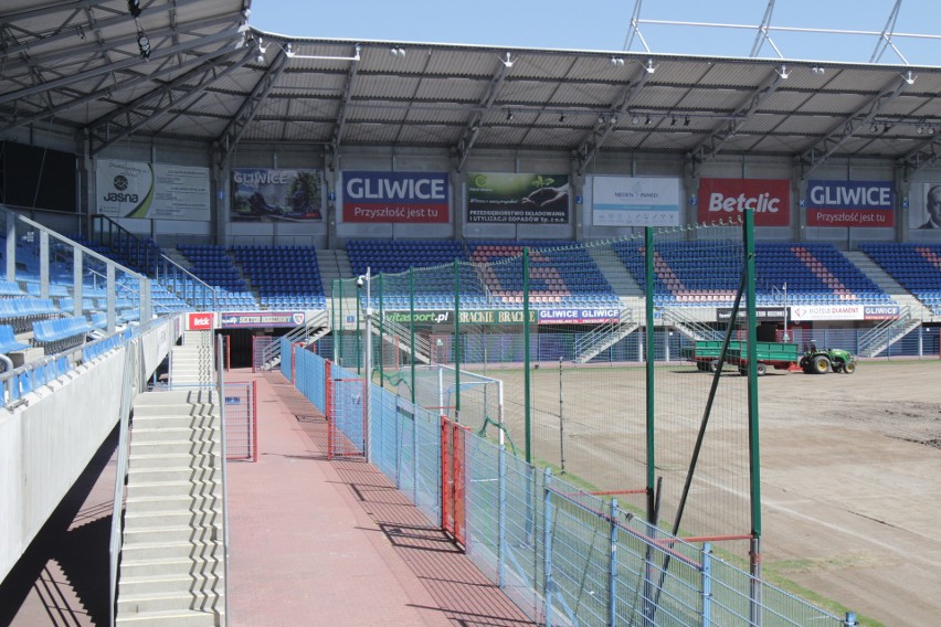 Na stadion Piasta Gliwice wjechał ciężki sprzęt. Obiekt...