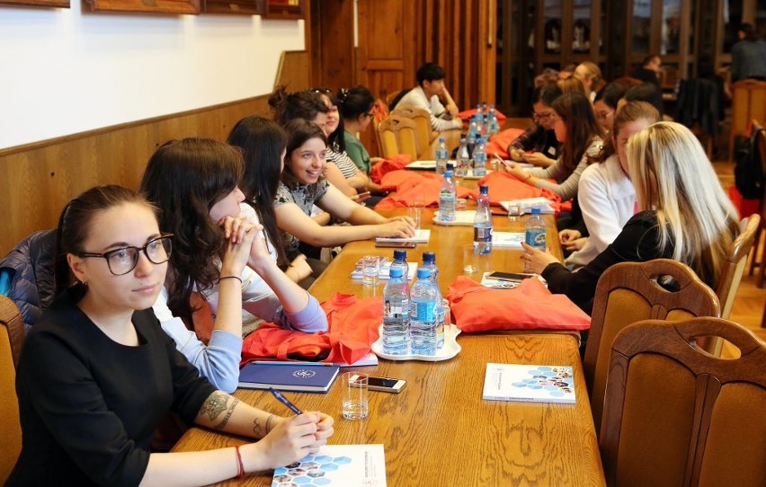 Studenci z kilkunastu krajów będa poznawać polską kulturę 