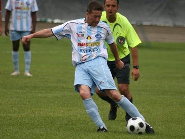 Weteran piłkarskich boisk Paweł Kloc strzelił gola z rzutu wolnego.