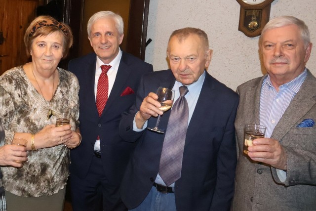 Mieczysław Kaca (drugi od prawej strony)