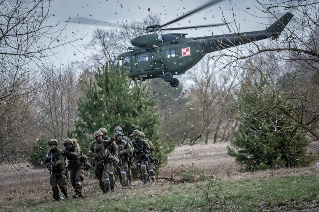 Szkolenie żołnierzy (elewów) służby przygotowawczej odbywało się w 25. Brygadzie Kawalerii Powietrznej. Więcej na kolejnych zdjęciach