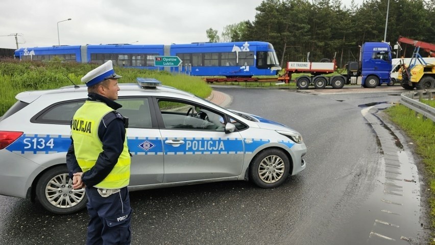 18 maja o poranku tramwaj zablokował słynne rondo Małysza w...