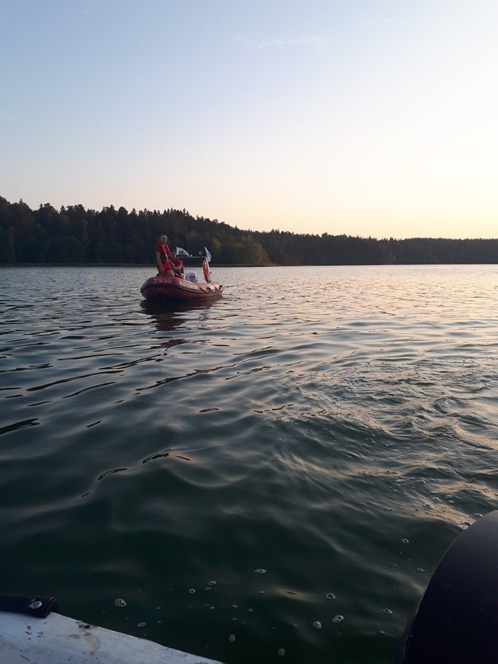 Poszukiwania płetwonurka, który zaginął w jeziorze Wigry w Gawrych Rudzie. Odnaleziono ciało