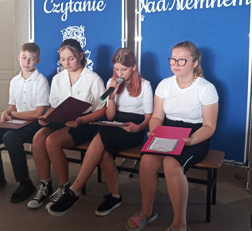 Narodowe Czytanie w Szkole Podstawowej w Zalasiu w gminie Łyse. 12 września 2023. Zdjęcia