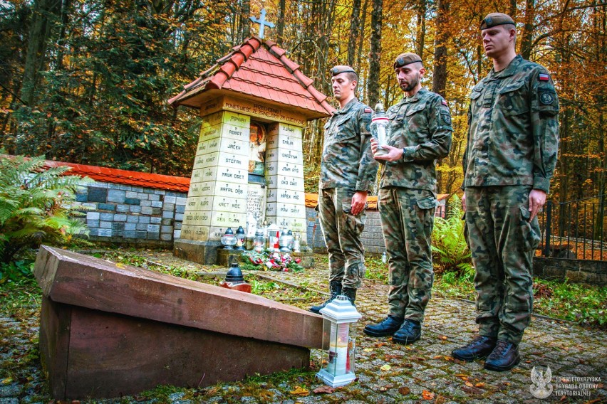 Świętokrzyscy Terytorialsi oddali hołd poległym bohaterom