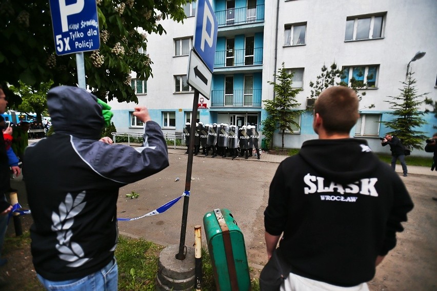 Protest przed komisariatem na Trzemeskiej we wtorek...