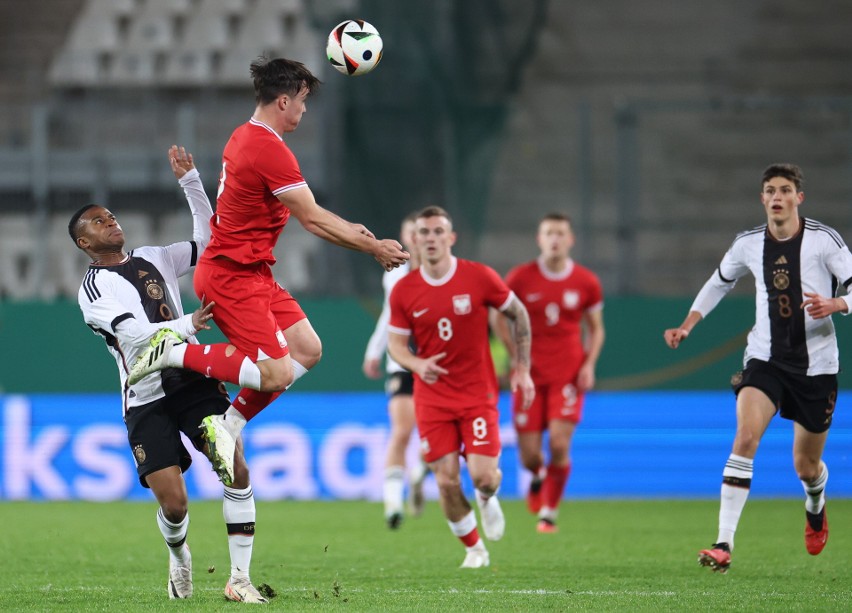 Reprezentacja Polski U-21. Ariel Mosór z golem przeciwko Niemcom. Stoper Piasta Gliwice otworzył wynik meczu el. Euro [WIDEO]