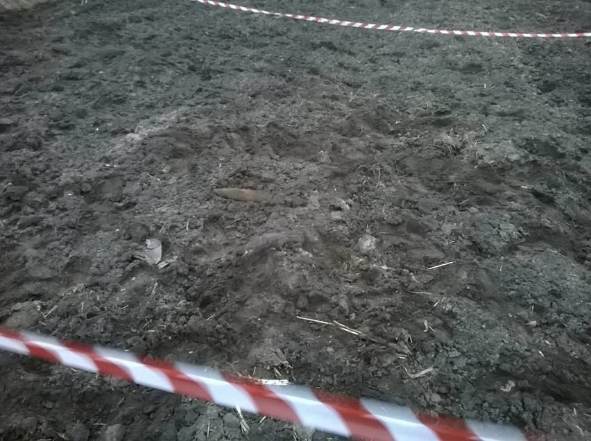 Niewybuch znaleziono dziś popołudniu na terenie Dąbrowy...