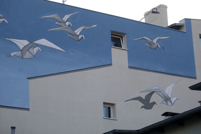 Nowy mural w Sopocie znajduje się w pobliżu placu Janka Rybaka