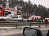 Wypadek na DK 8. Zderzenie samochodów osobowych. Osoby wymagały pomocy medycznej (zdjęcia)