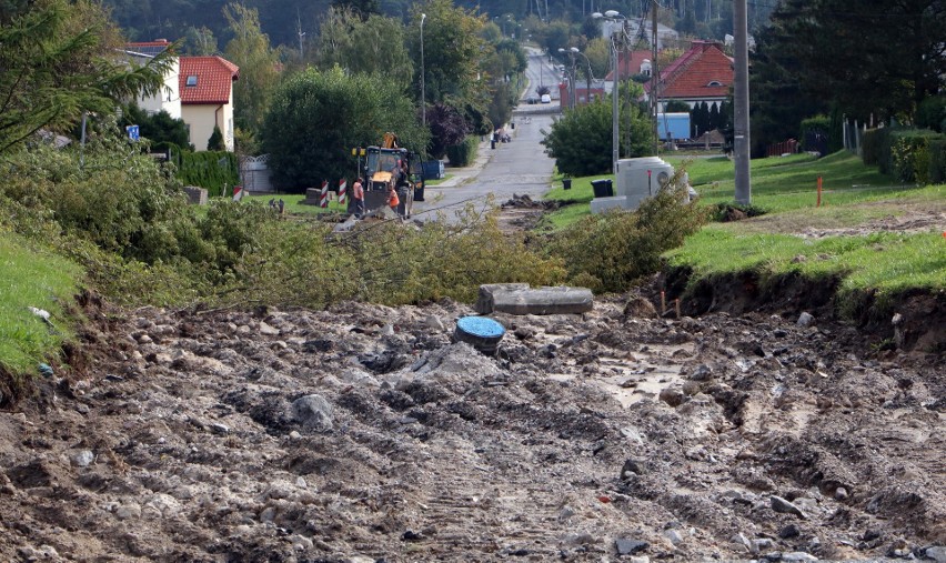 Postępują prace na remontowanej ulicy Jackowskiego w...