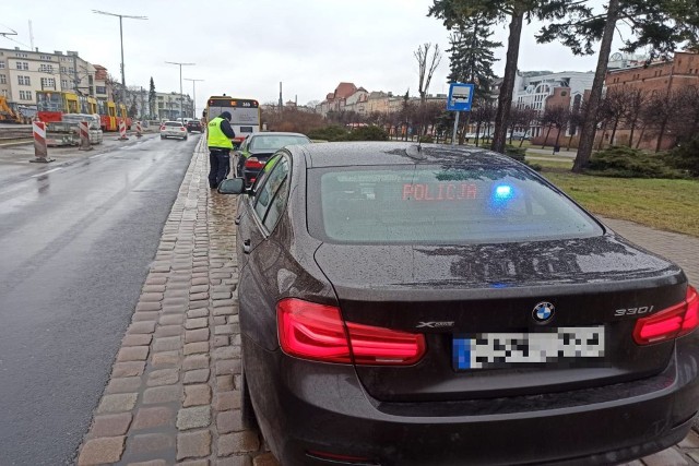 Pijanego kierowcę bmw w samym centrum Grudziądza zatrzymali policjanci
