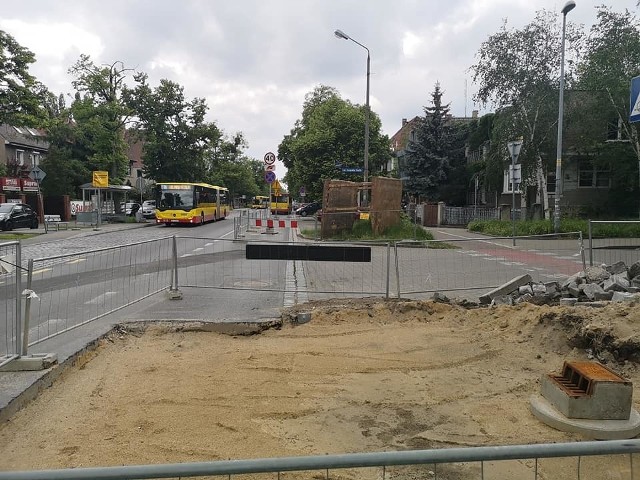 Remont ulic na Karłowicach we Wrocławiu.
