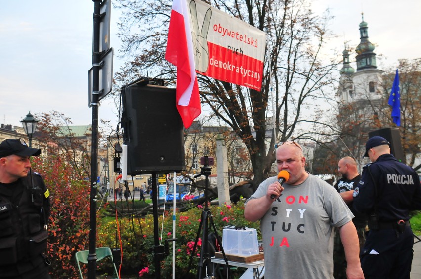 Kraków. Niecodzienny protest odbył się tuż u stóp Wawelu