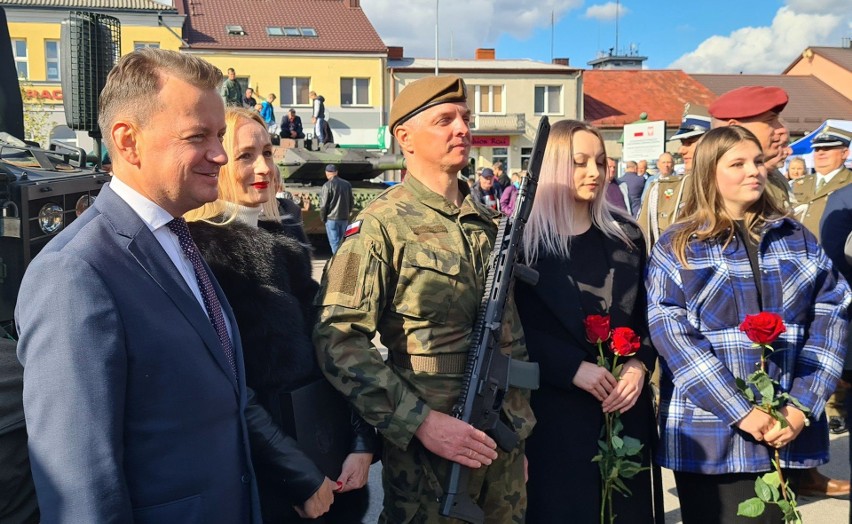 Mariusz Błaszczak w Kolnie. Szef MON uczestniczył w przysiędze żołnierzy i podpisał decyzję w sprawie Komponentu Obrony Pogranicza