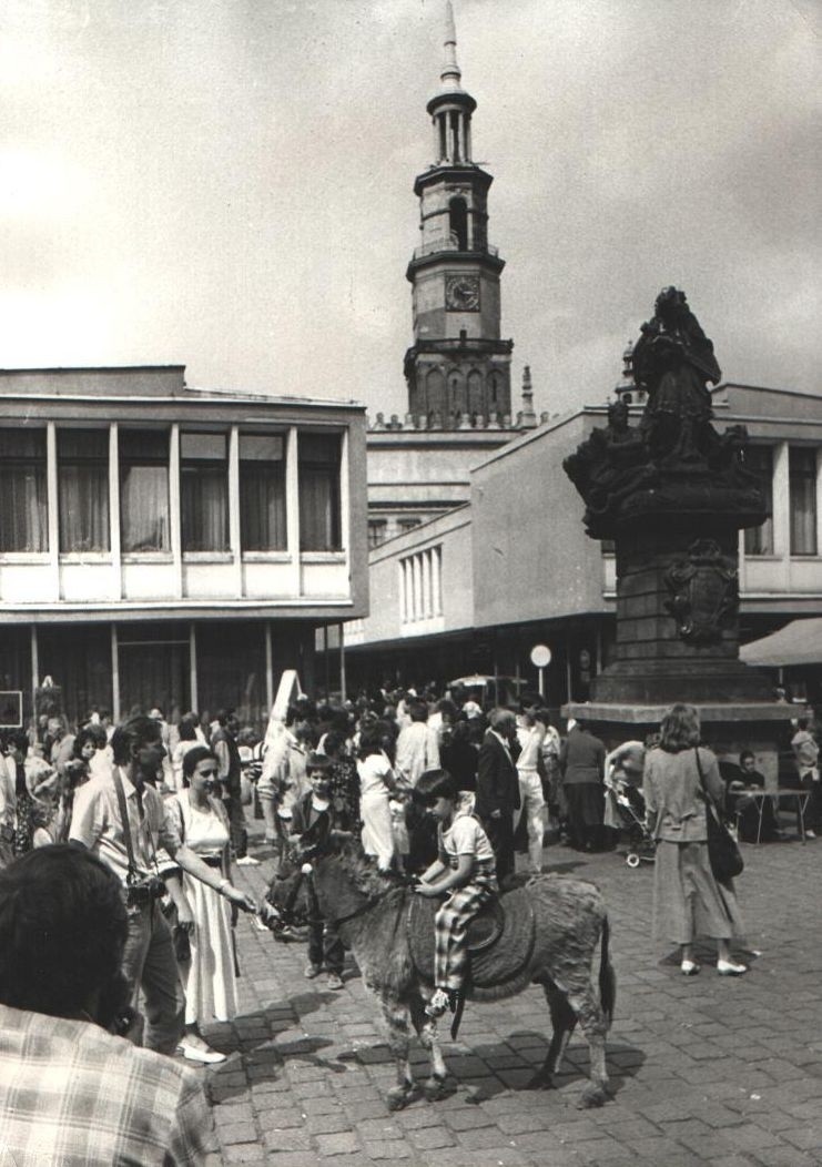 18 czerwca 1989 r. Jarmark Świętojański na Starym Rynku w...