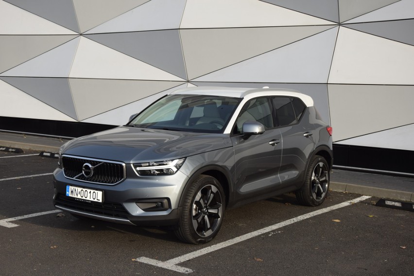 Volvo XC40...