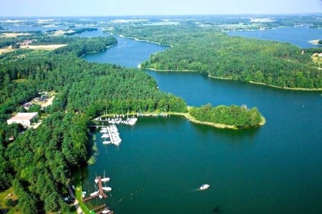 Mazury z roku na rok są w gorszym stanie. Niszczą je zarówno turyści, jak i mieszkańcy regionu.