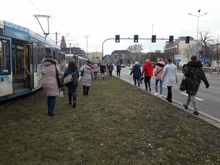 Wrocław: Awaria na pl. Jana Pawła II. Nie jeżdżą tramwaje