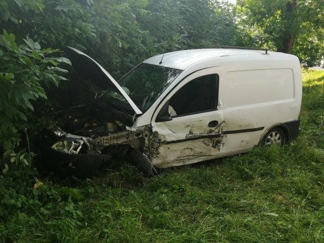 Wypadek w Czernicach Borowych. Zderzyły się dwa auta....