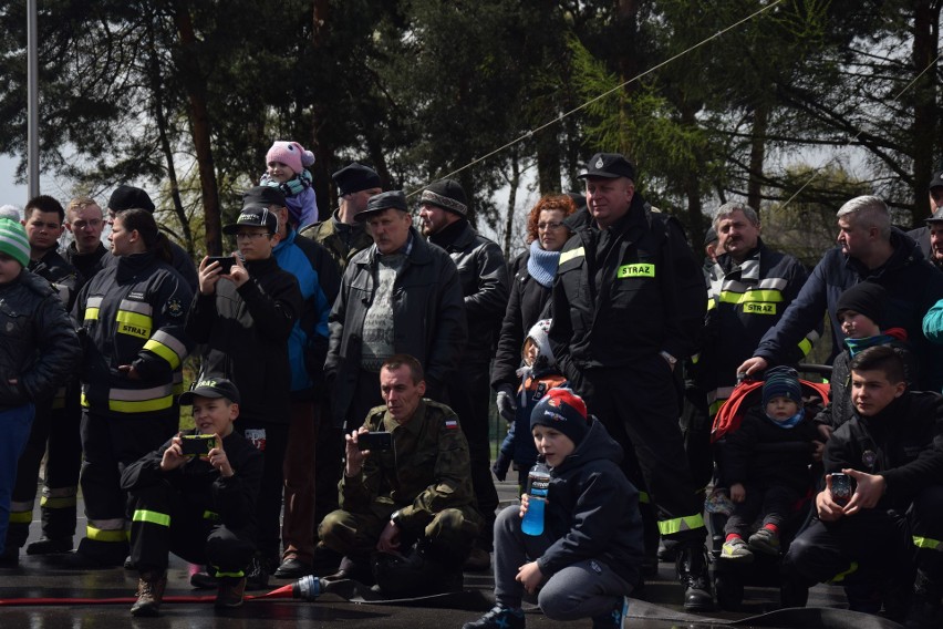 Wyjątkowy piknik strażacki w Zawierciu: Strażacy chcą pomóc 12-letniemu Mikołajowi ZDJĘCIA