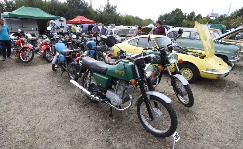 Moto Weteran Bazar 2019. Wielka giełda na stadionie Startu. ZDJĘCIA