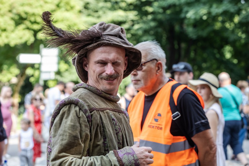 Krakowska parada z okazji 500-lecia dzwonu Zygmunt.