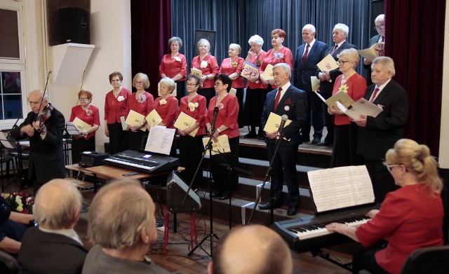 Karnawałowy koncert „Muzyka nam życie rozjaśnia” grudziądzkiego zespołu Kaganek z okazji jubileuszu 18-lecia istnienia