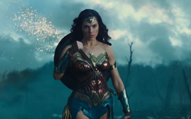 "Wonder Woman" można na razie oglądać tylko w kinach.