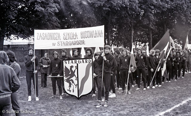 Stargardzka szkoła budowlana i jej uczniowie na zdjęciach sprzed lat