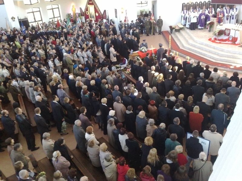 Rozpoczęła się msza pogrzebowa Justyny Moniuszko (relacja, zdjęcia)