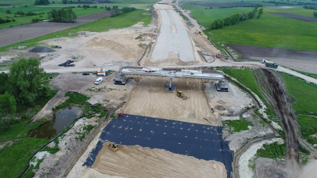 Postęp prac przy budowie odcinka Szubin-Jaroszewo (zdjęcie lotnicze ze strony GDDKiA)