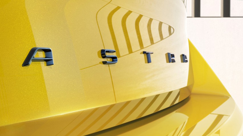 Opel pokazał zdjęcia zapowiadające przyszłą Astrę, która...