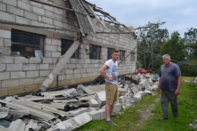 Na terenie gminy  Sośno uszkodzonych jest  około 400 budynków mieszkalnych i blisko 800 gospodarczych.