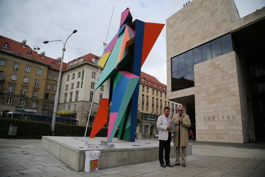 Nowa wrocławska rzeźba przy teatrze muzycznym