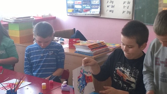 Uczniowie w Sokolnikach Mokrych w gminie Wieniawa, uczestniczyli zajęciach rozwijających myślenie.