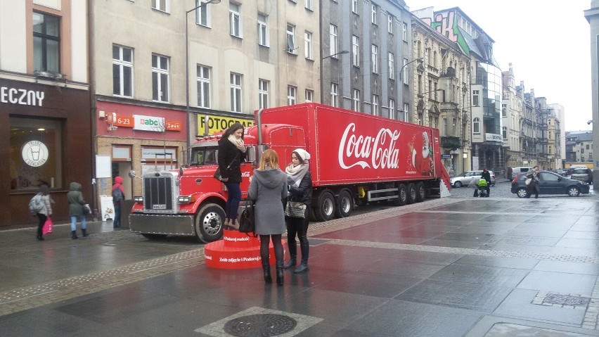 Ciężarówka coca - coli w Katowicach