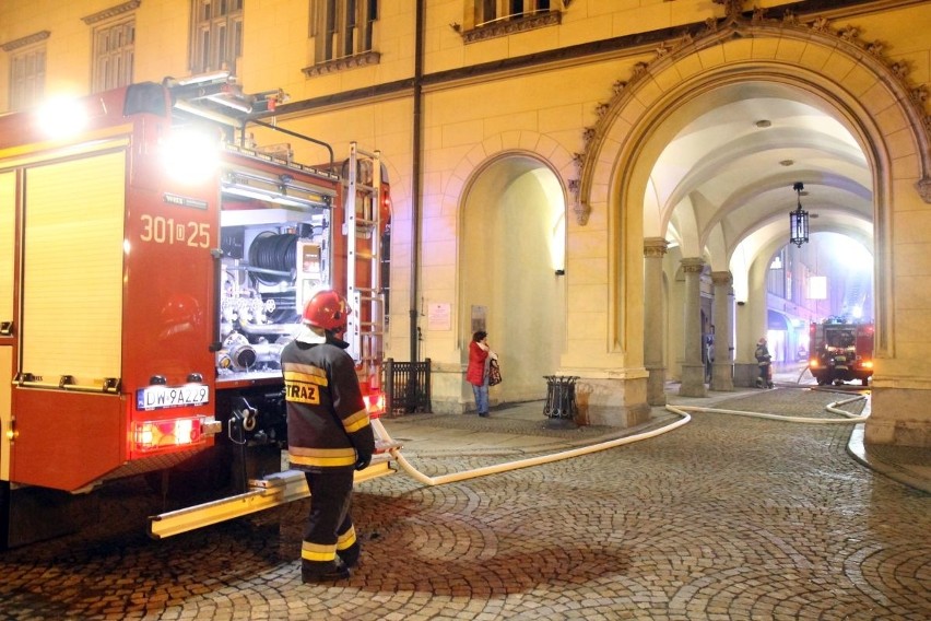 Pożar we wrocławskim Ratuszu. Paliło się na zapleczu sali sesyjnej